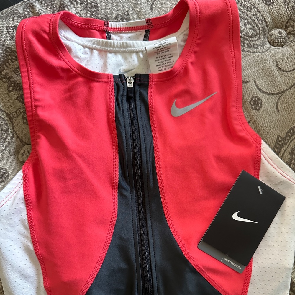 Women’s Nike Triathlon suit NWT